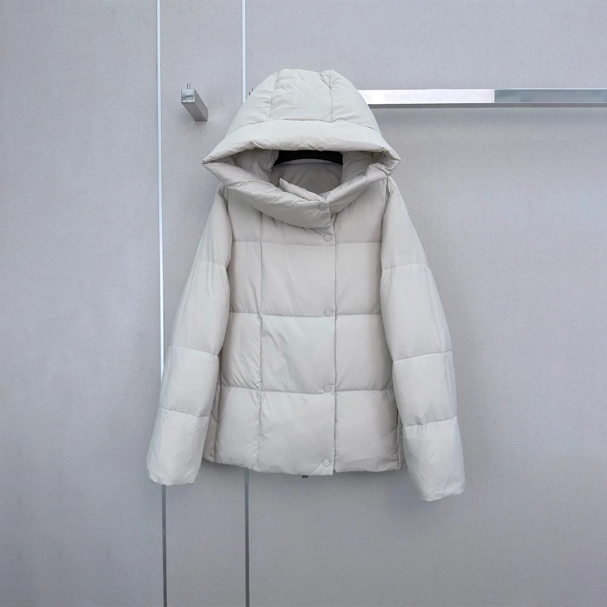 2026 High Quality Women's Short Hooded High Collar Quilted Cotton Jacket-- 202609023