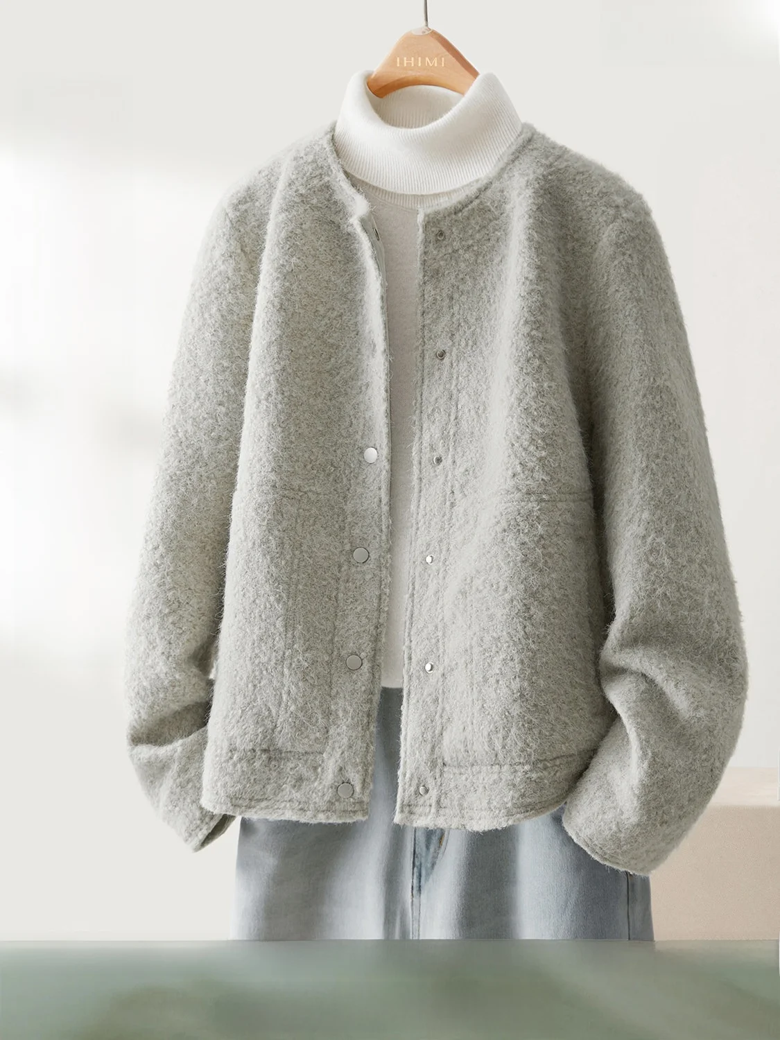 

IHIMI High-End Circle Wool Short Jacket Women's Autumn Winter Warm Thickened round Neck Thermal Top Polyester Fiber Blend