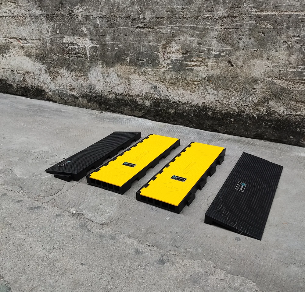 Kkmark CR-5CHY 2 3 4 5 Channels Outdoor Indoor Event Rubber Straight Corner Yellow Jacket Industrial Cable Protector Ramp