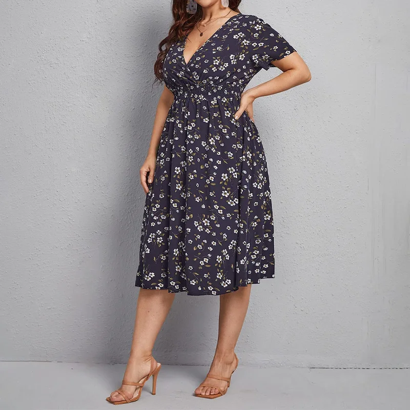 فستان نسائي مقاس كبير، فستان على شكل حرف A بخصر مطبوع عليه زهور، رقبة على شكل حرف V وأكمام قصيرة، الخيار الأول لقضاء العطلات والصيف غير الرسمي