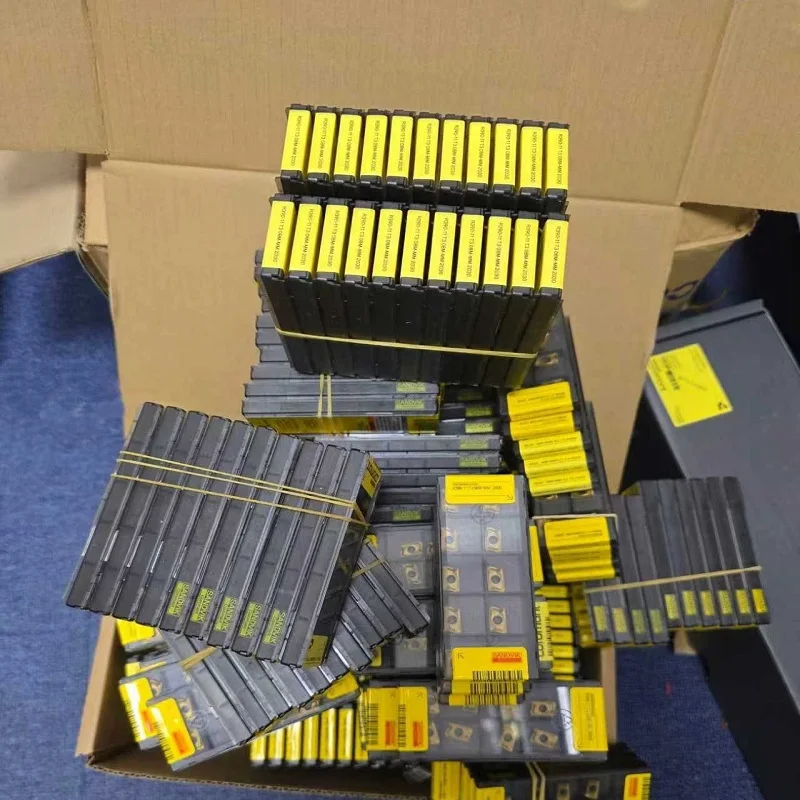 

Hard alloy cutting blades C2I-F2N-0250-0003-CR 4425