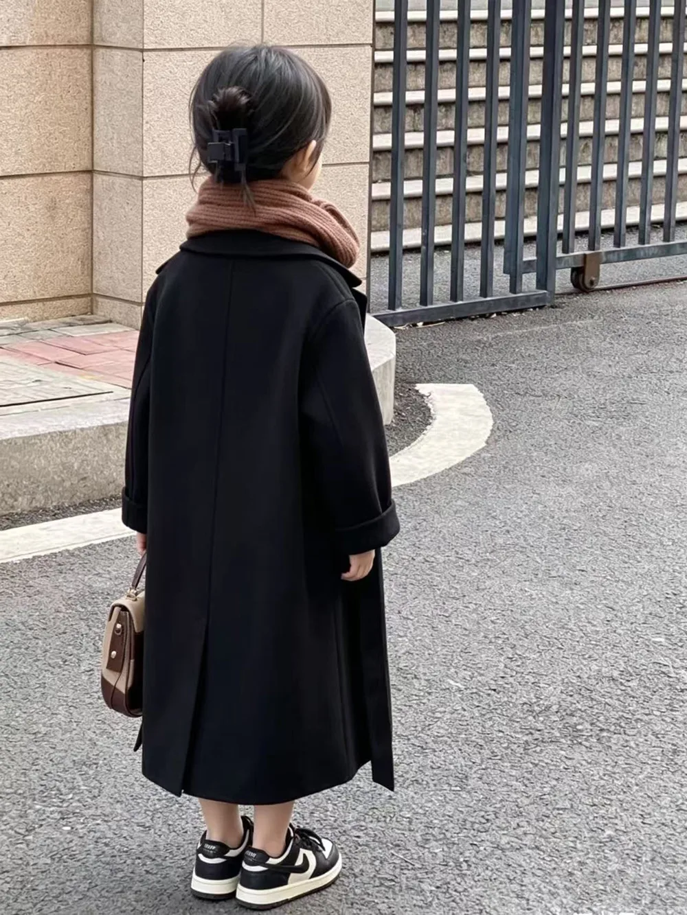 Autumn/Winter Girls' Woolen Coat 2026 New Children's Medium to Long Woolen Coat Thickened Versatile New Year's Coat