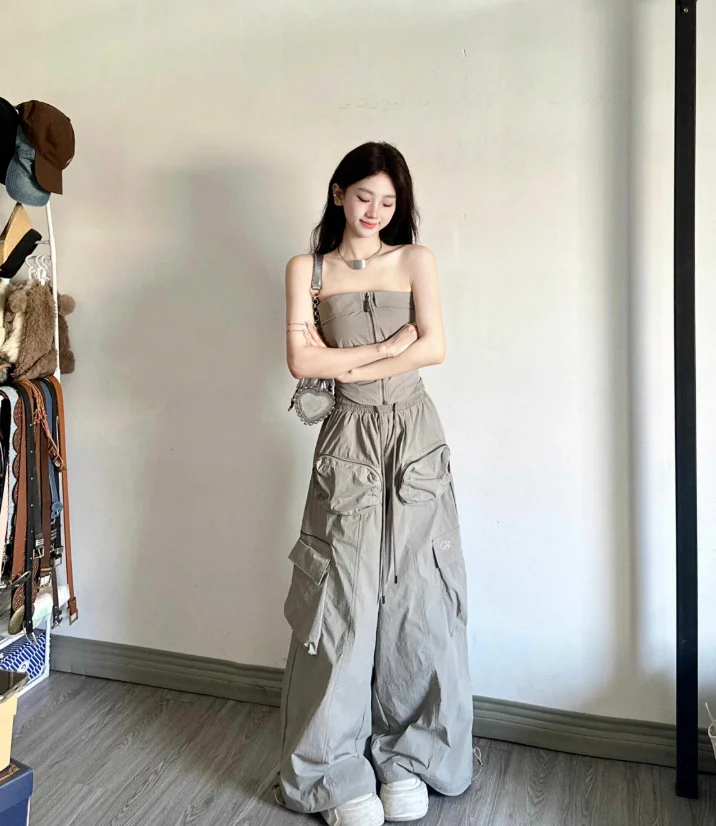 

Комплект из двух предметов свободных брюк с завязками