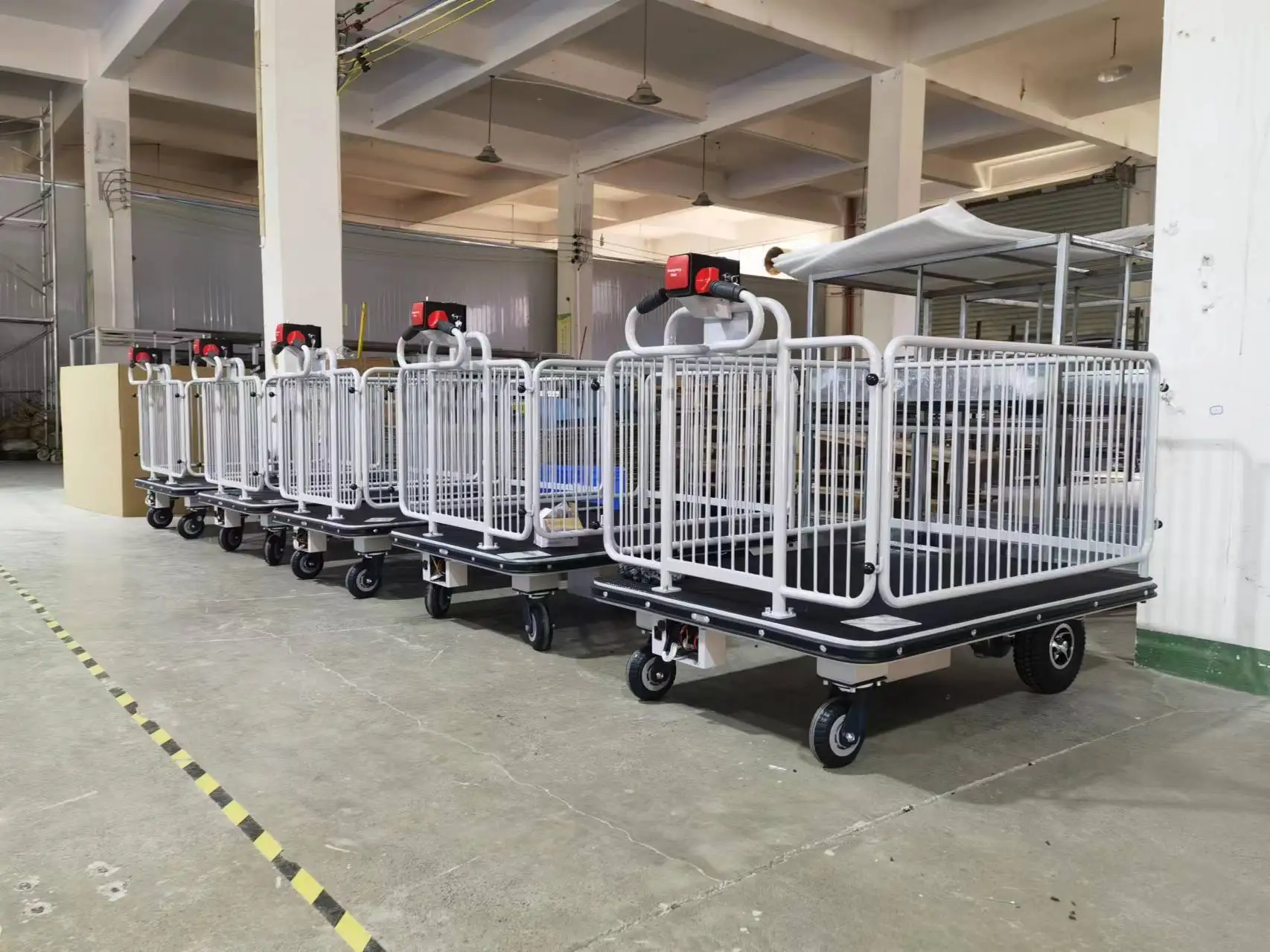 Electric Platform Cart Rated Capacity 400kg 6 inches  Universal wheel Full Fence 600mm