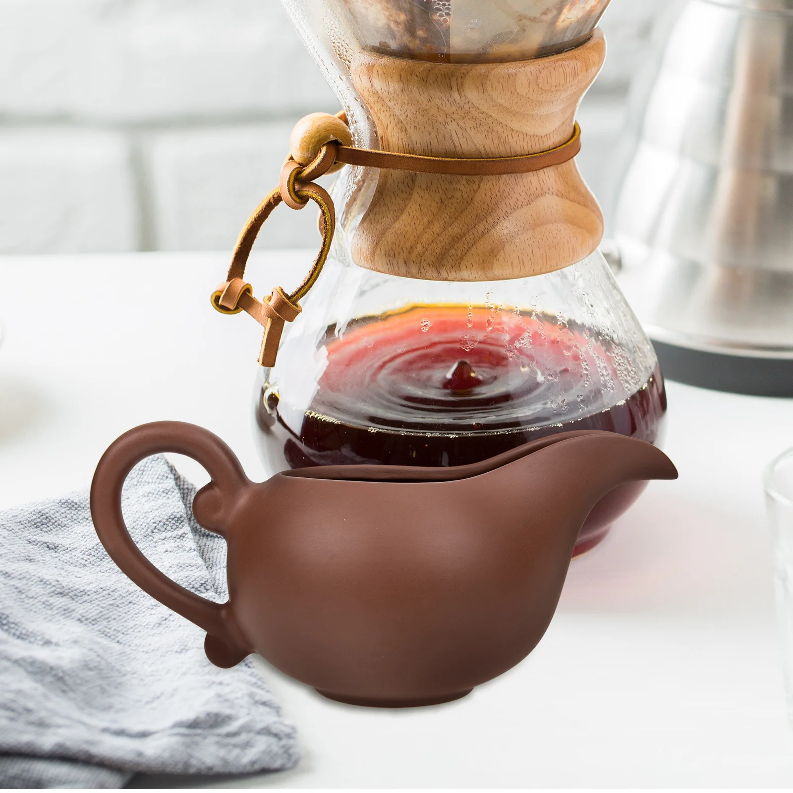 

Ceramic Creamer Jug Retro Milk Kettle Elegant Design Comfort Grip Handle Serving Sauce Syrup Gravy Kitchen