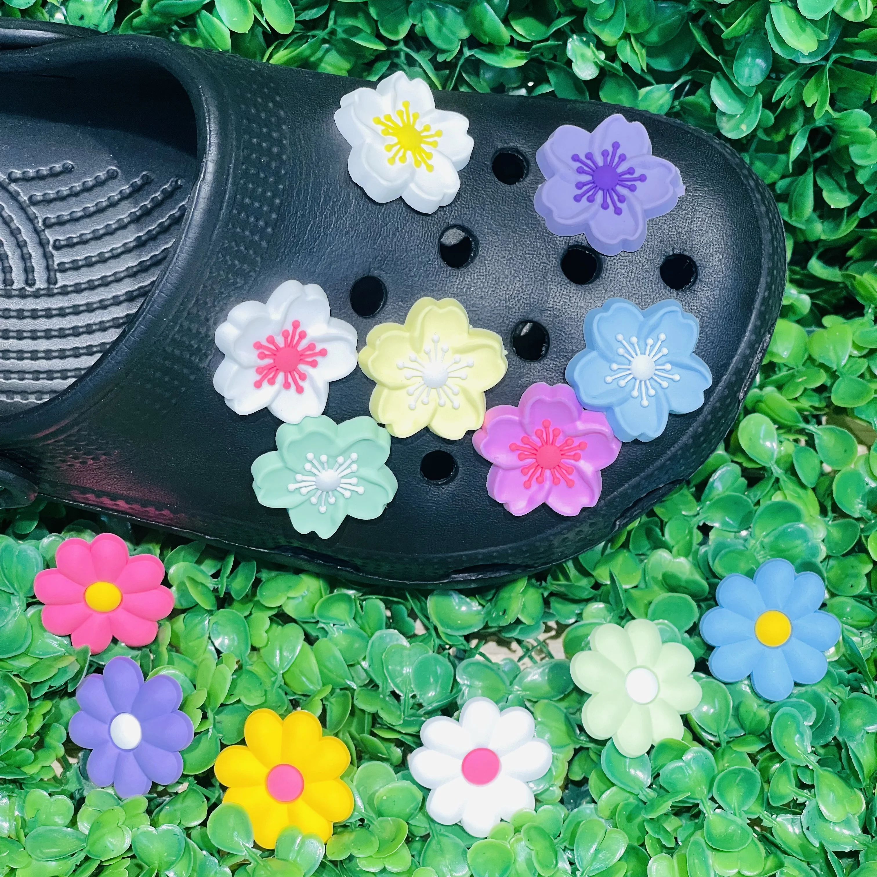 New Arrival 6-50Pcs Multicolor Flowers PVC Shoes Charms Acce