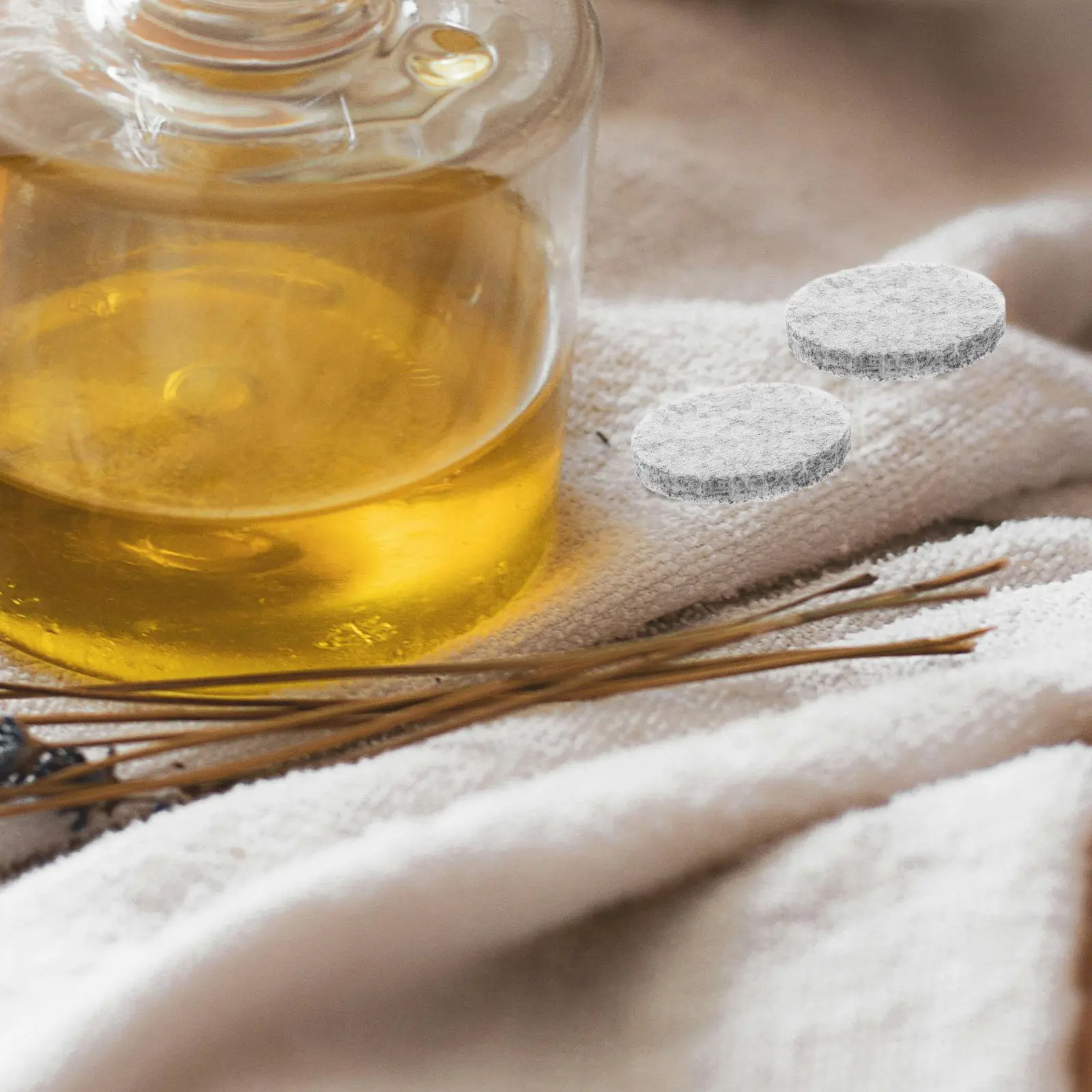 100pcs Aroma Diffuser Pad Round Cotton Refill Replacement For Essential Oil Necklace Locket Pads Diffuser Supplies Health Care