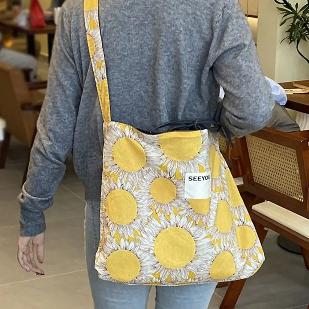 

Vintage Cloth Ethnic Style Crossbody Bags Retro Large Capacity Denim Shoulder Bag Flower Handbag Bohemian Messenger Bag Women