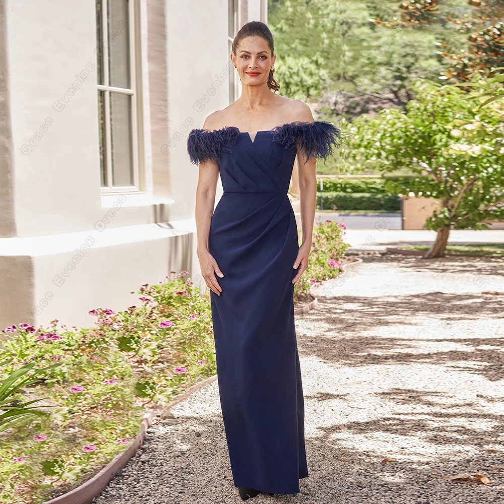 

Gorgeous Boat Neck Dark Navy Mother of Bride Dresses for Womne Sheath Wedding Party Gown with Feather 2023 Vestido De Noche