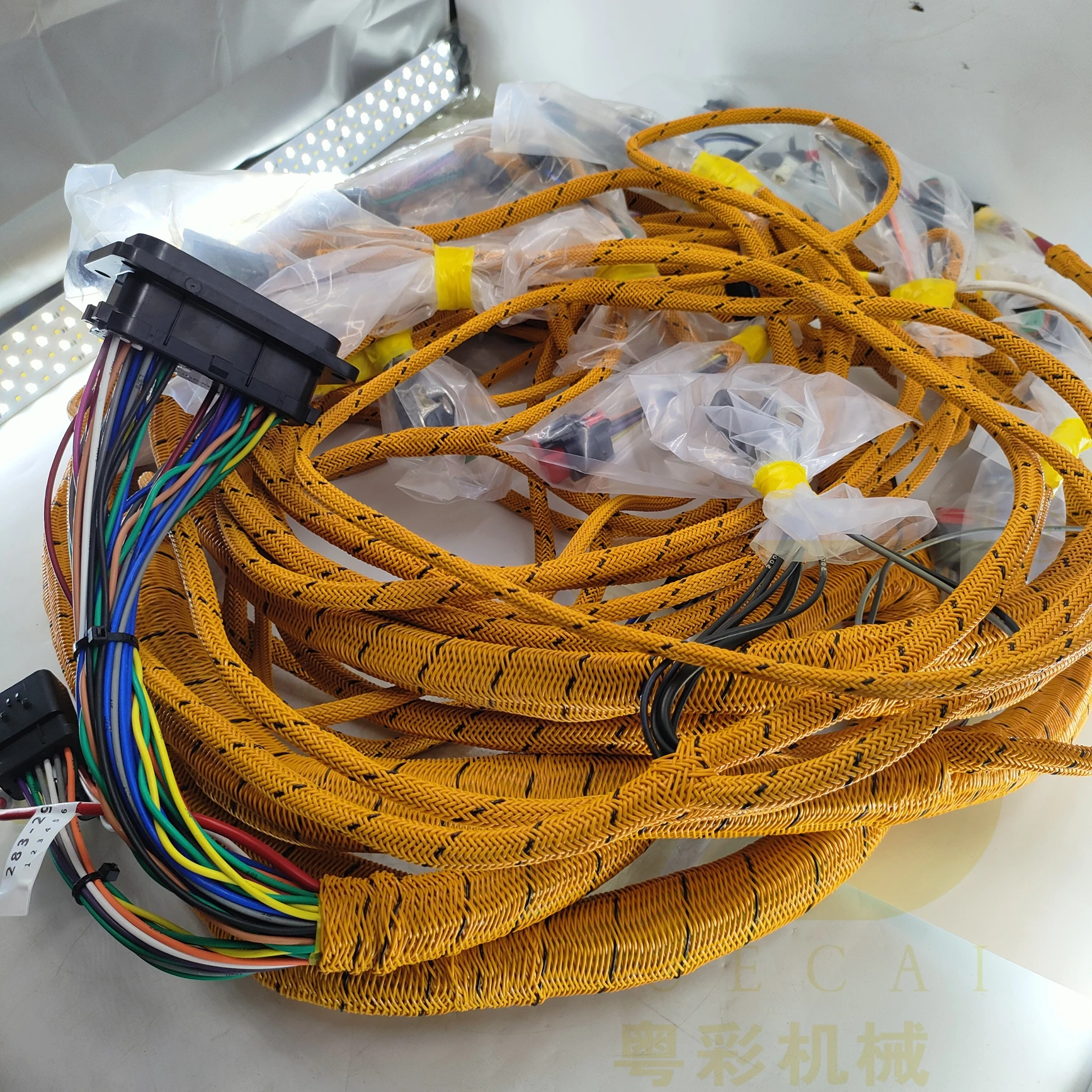 

Детали экскаватора YUE CAI E 323D E329D Жгут проводов шасси 283-2931 2832931 Основный жгут проводов 283-2932 2832932