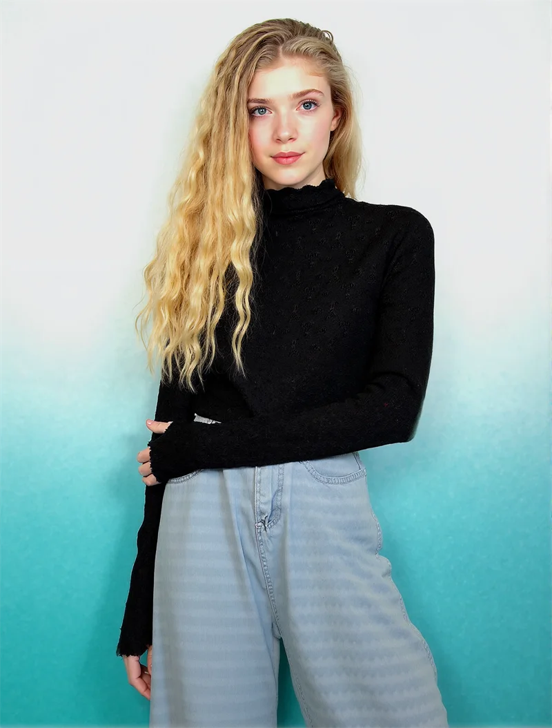 

Long Sleeved T Shirts Womens Winter Suede Touch Funnel Neck Y2K Sizzle Style Indoor Gym Goer Soft Velvety Plush Buttery Napped