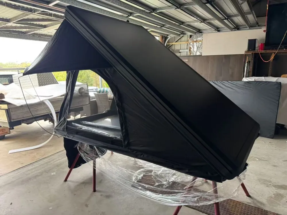 Custom Hard Wall Rooftop Tent Box With Ladder Camping Rtt 4X4 Carbon Fiber Aluminum Hard Shell Triangle Car Roof Top Tent