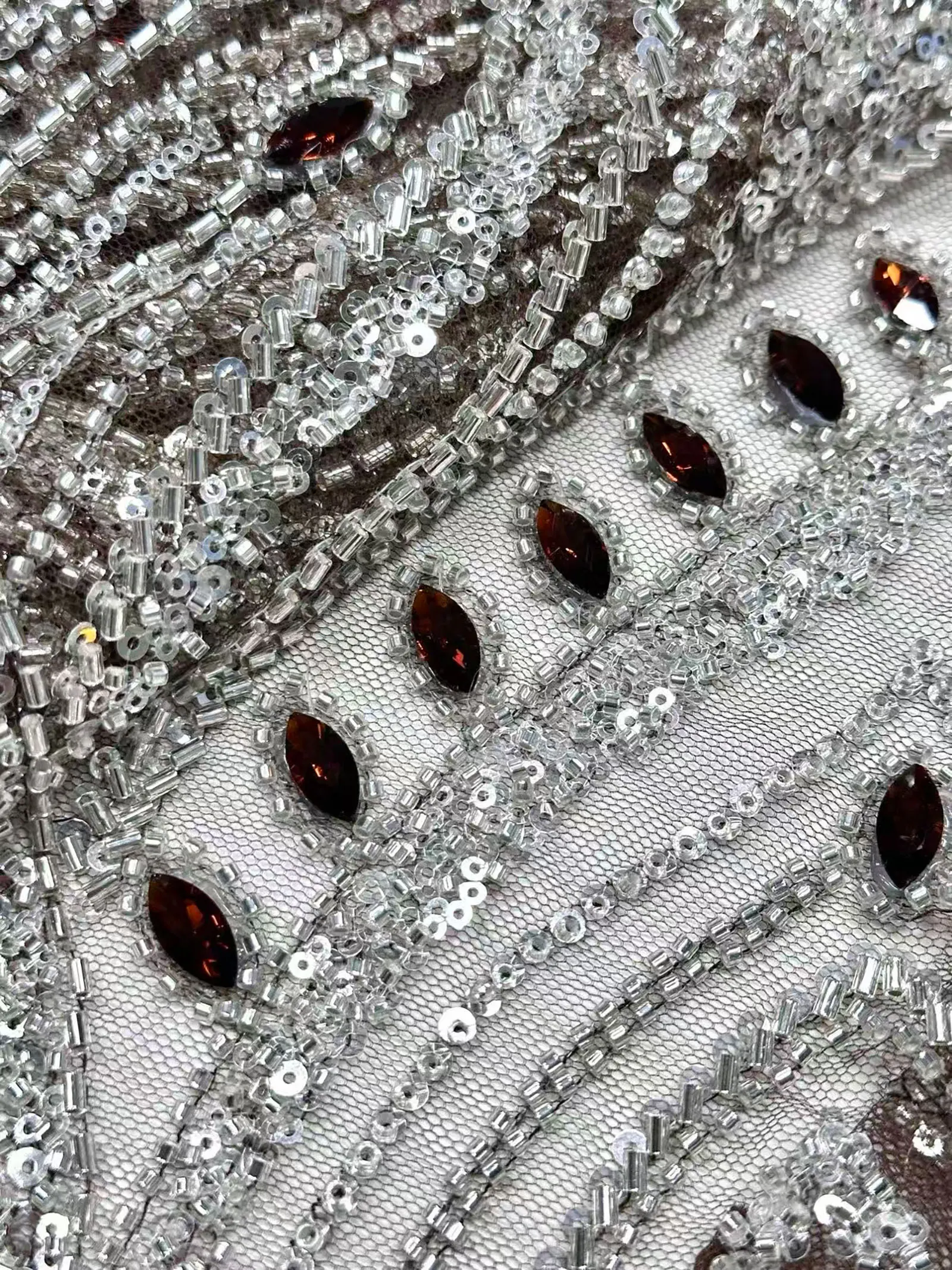 5 Yards rosa modischer nigerianischer Perlen-Stein-Tüll-Spitzenstoff, afrikanischer Pailletten-Netzstoff zum Nähen von Brautkleidern – Detail 24
