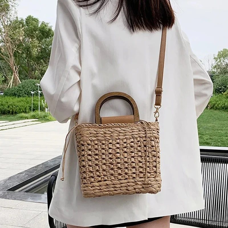 Women\'s Luxury Designer Handbag High Quality 2024 Beach Tote Bags Summer Wallet Drawstring Closed Crochet Woven Bag Purse