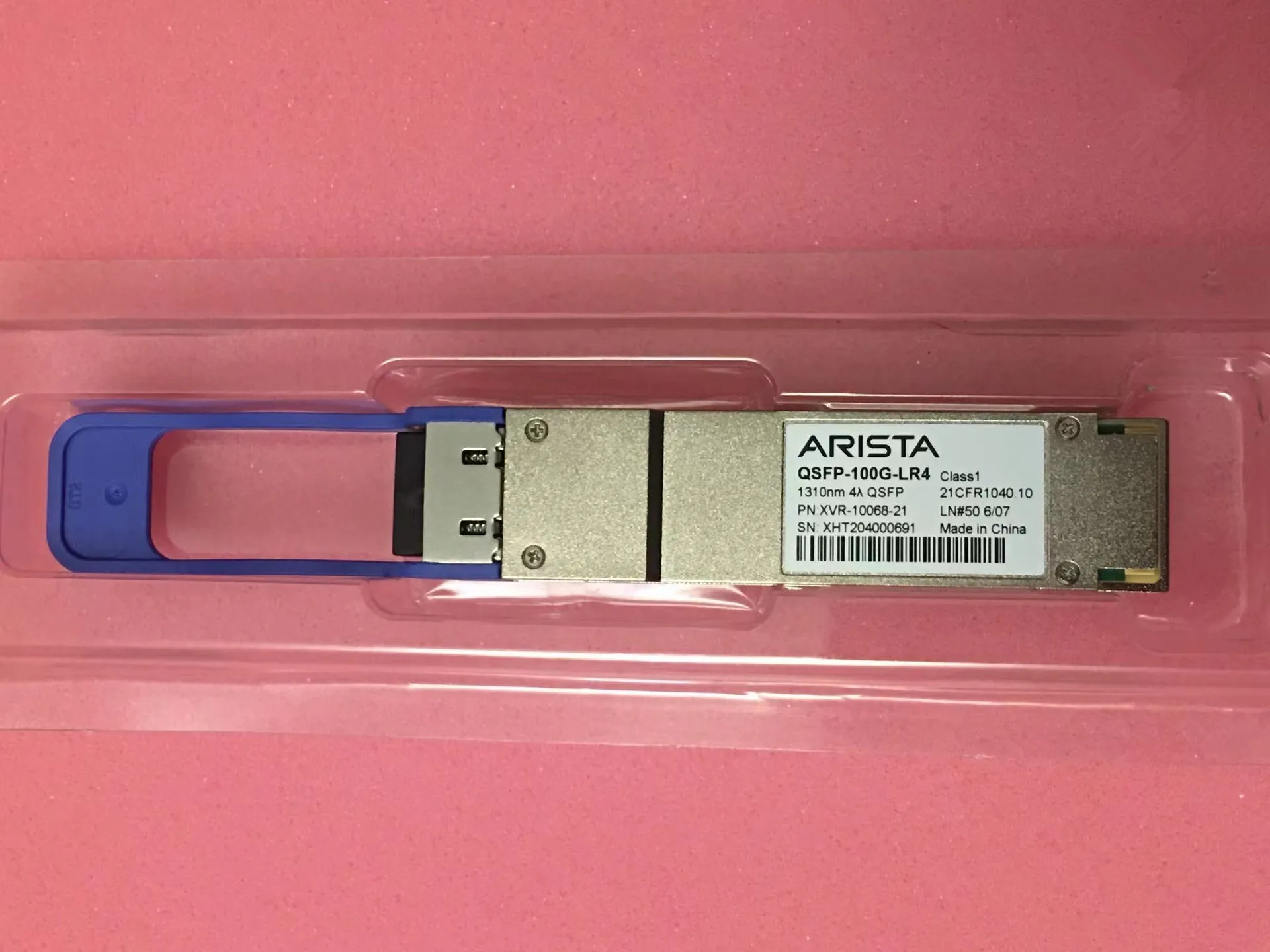 

ARISTA 100G LR4 QSFP переключатель приемопередатчика 1310NM XVR-10068-20 XVR-00068-01 100 ГБ QSFP одиночный модуль LC оптическое волокно