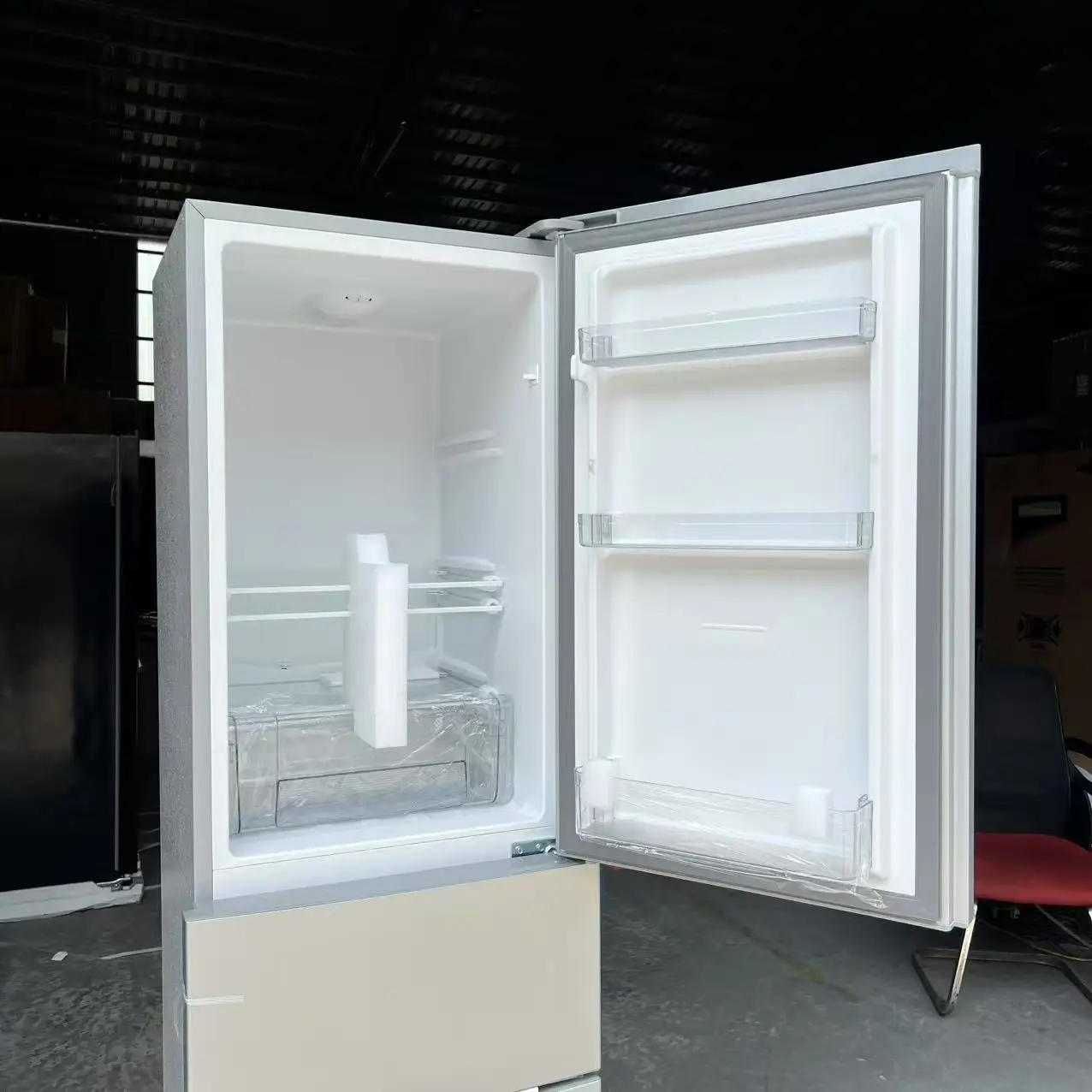 ثلاجة 2025 Premium 250L عمودية ذات 3 أبواب - ستانلس ستيل مبرد مباشرة (تصنيف الطاقة A+++، 220 فولت 50/60 هرتز)