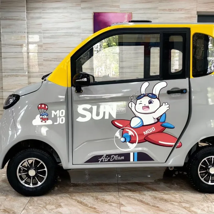 household small fully enclosed commuting car, adult oil and electricity dual-use new energy electric sedan battery