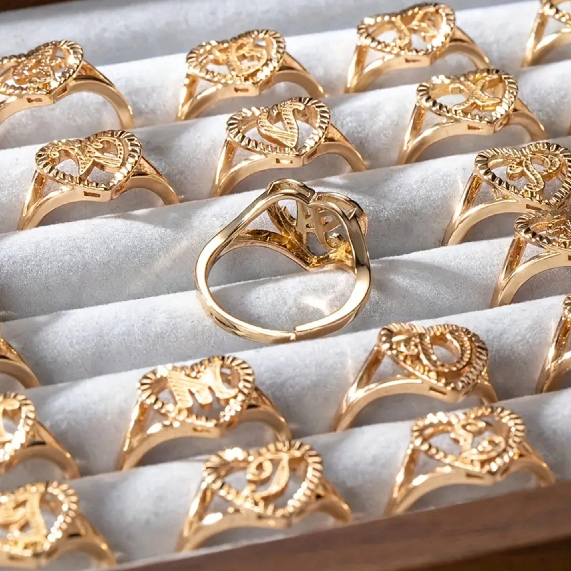 Duoying Gold Heart-shaped Textured Hollowed-out Letter Ring 26 letters Adjustable personalization Custom Letter