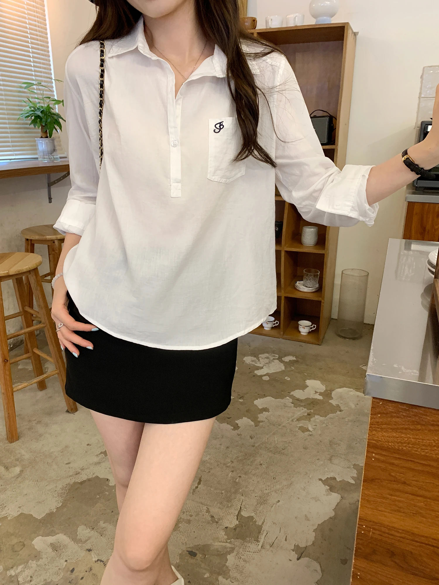 

Laceel Lazy Loose Feel White Shirt 2026 Autumn New Lightweight Luxury Elegant Top Korean Style Button Pocket Design