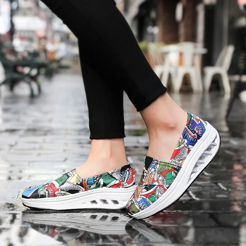 Women Canvas Shoes Casual Sneakers Woman 5cm Height Increasing Shoes Low-cut Elastic Band Fretwork Heels Student Wedges Hot Sale