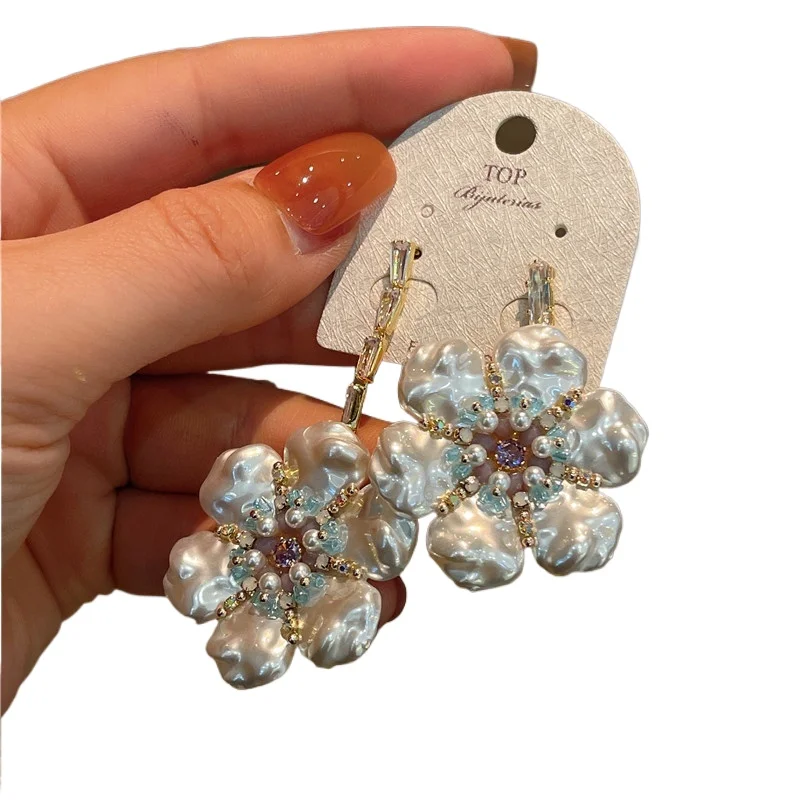 

European and American exaggerated French large earrings, handmade micro-inlaid zircon high-end white flower earrings