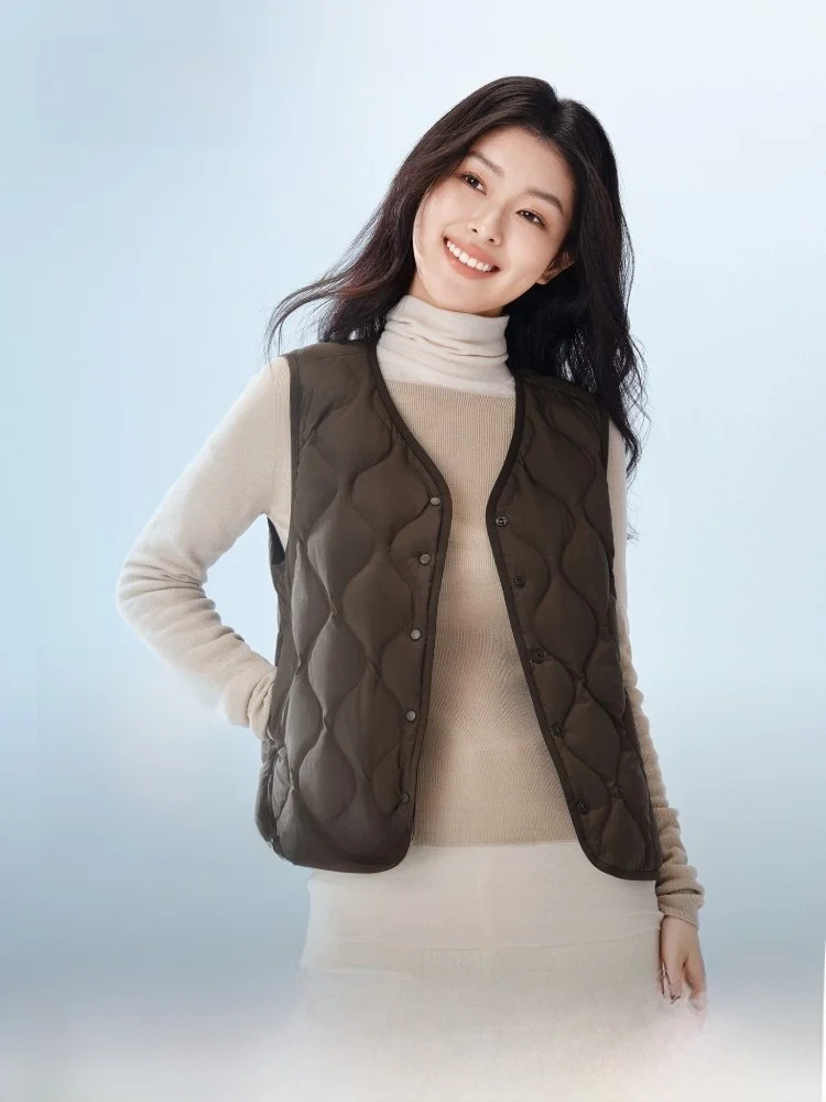 

Жилет Bosideng 2025 New Home: легкий женский пуховый жилет с V-образным вырезом, универсальный, теплый, с наполнителем из полиэфирного волокна и пуха