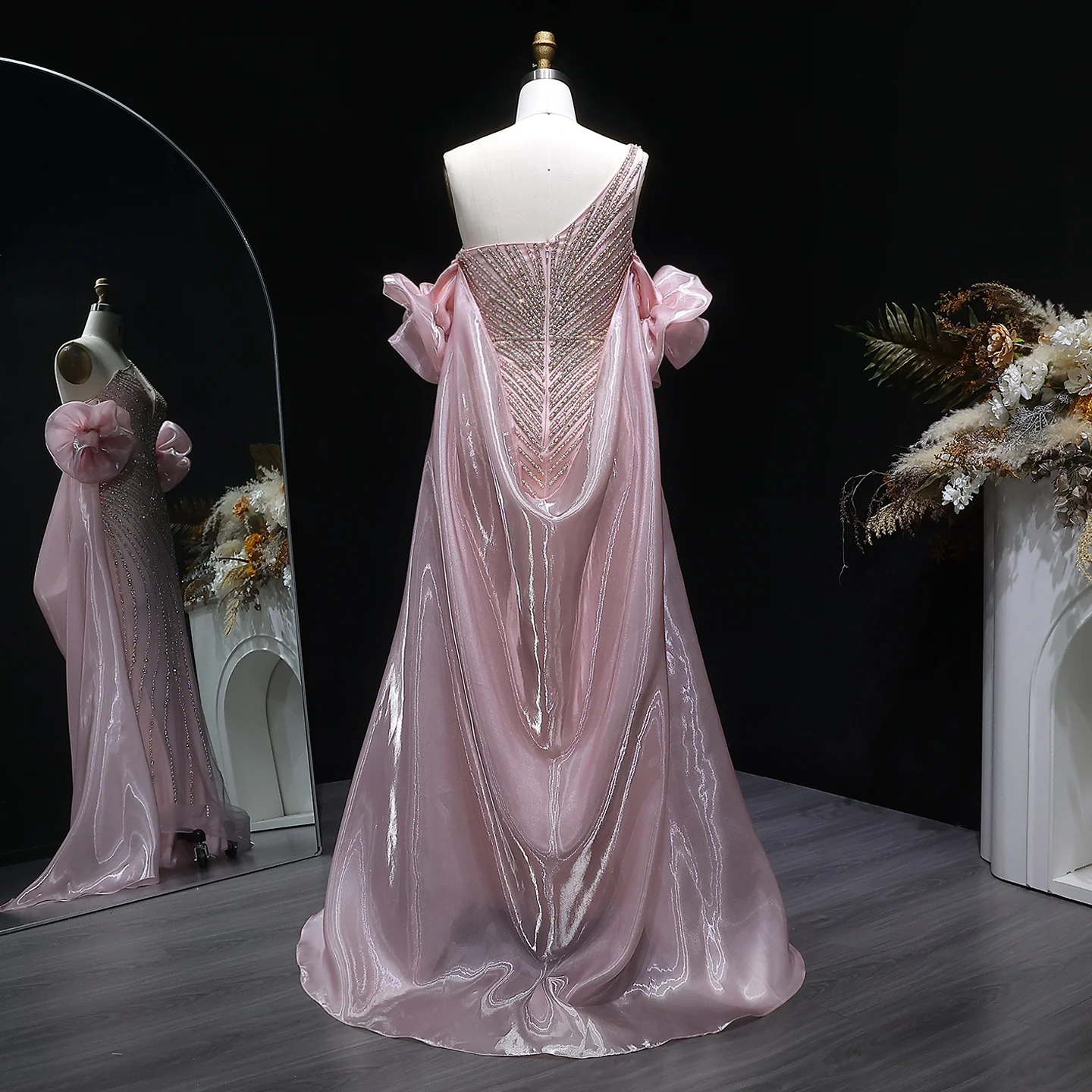Sharon Said Dubai Luxuriöses Einschultriges Abendkleid mit Langer Schleppe, Stark Perlenbestickt, Saudi-Arabisches Damen-Abendkleid SS016 Maßanfertigung – Detail 22