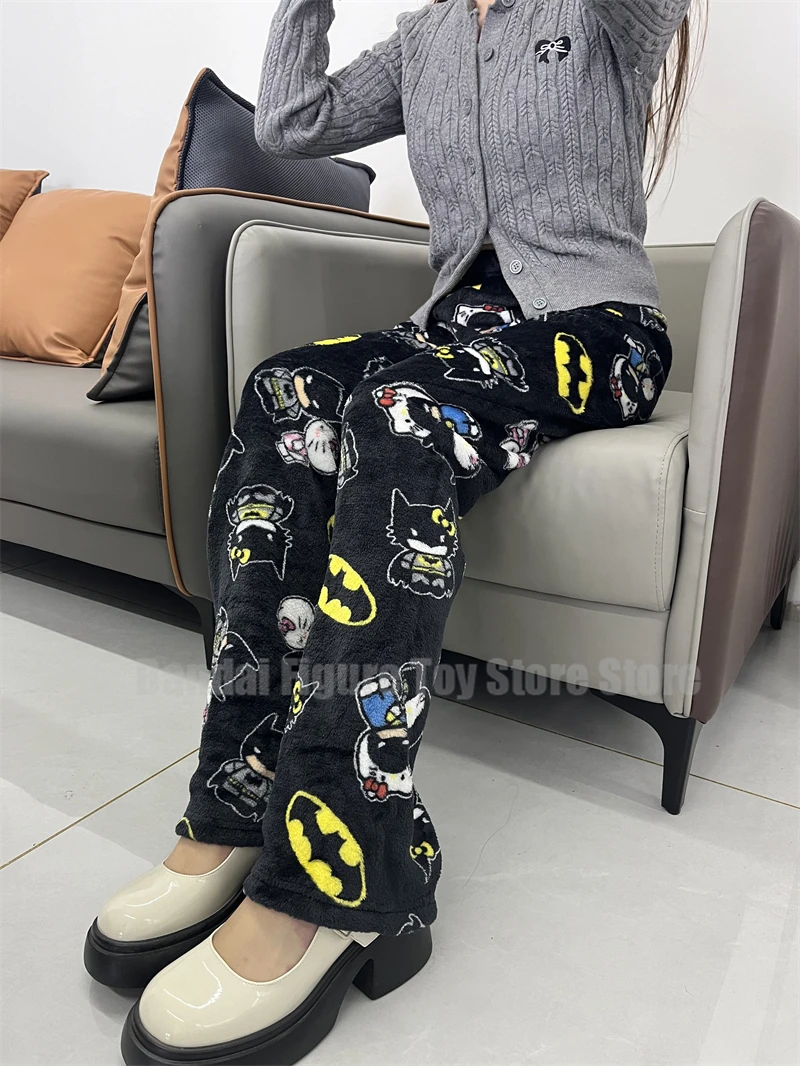 Sanrio Herbst Hellokitty Batman Pyjama Hosen Cartoon Hip Hop Y2k Stil Damen Warme Casual Plüsch Weihnachten Flanell Hosen Kleidung Geschenk