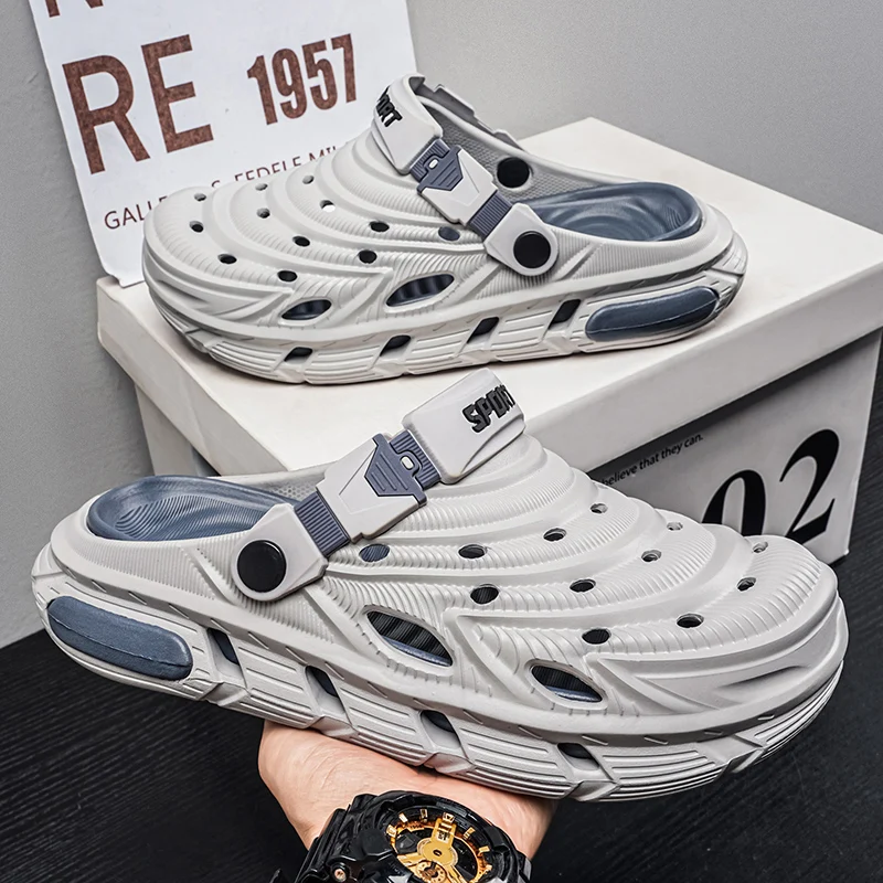 Summer men's beach sandals comfortable and light slippers outdoor non-slip sandals for men and women  indoor household shoes