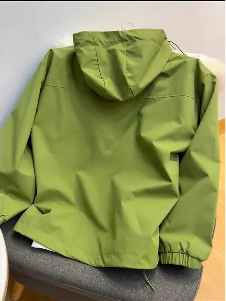 

Outdoor Spor Anti- Wind And Water Soft ell Workwear Jaet for Couples Autumn Season Men's Faionable Casual Coat