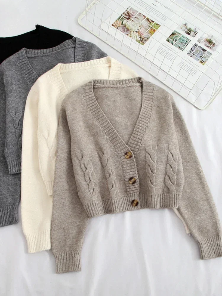 Short Style hoch taillierte schlanke Plastik pullover Frauen 2024 Frühling neue einreihige Strickjacke Twist kleine Jacke