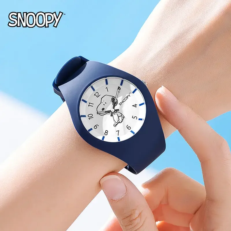 Snoopy anime peripheral cartoon female watch junior high school student children girl elementary school student watch wholesale