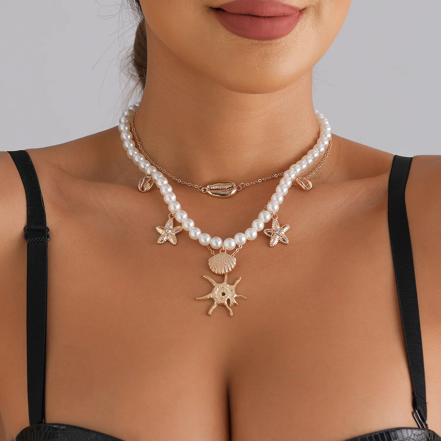 

Multi-layer Metal Starfish Shell Pendant Necklace for Women Elegant Imitation Pearl Beads Choker Necklace Holiday Party Jewelry