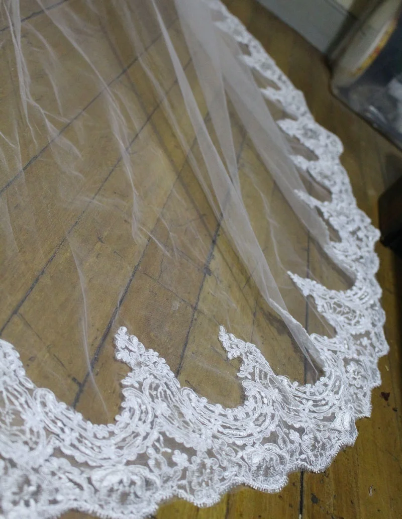 Velos de novia Blanc et Ivoire Dentelle Bord Purfle Longues Cathedrale de Mariage Voiles new voiles De mariage veil wedding