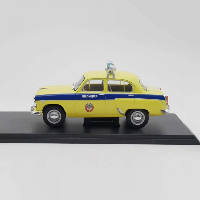 

IXO Diecast 1:24 Scale Moskvich 407 Alloy Classic Car Model Finished Product Adult Simulation Toy Static Model