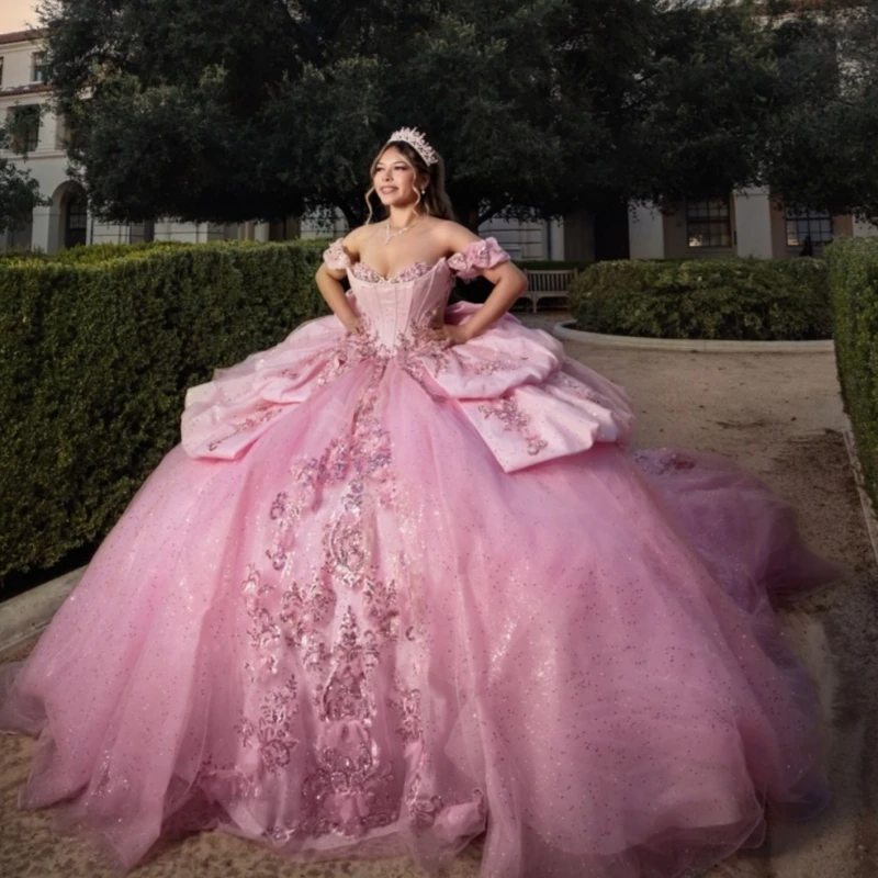 

Light Pink Shiny Ball Gown Quinceanera Dresses Sequin Applique Flower Beading Crystal Bow Tull Corset Off Shoulder Sweet 16 Dres