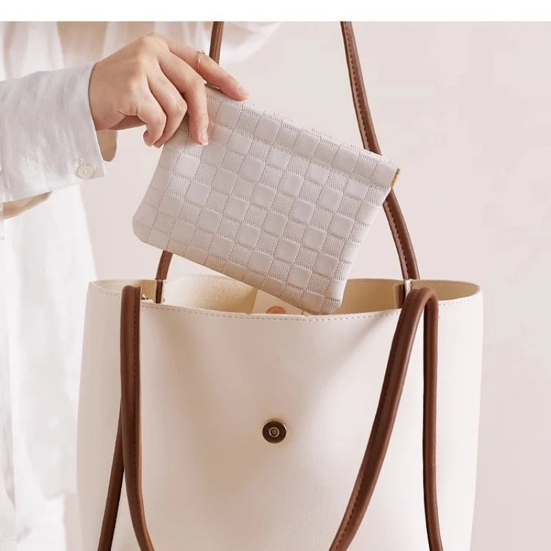 Cosmetic Bag Women2024New High-End Portable Travel Mini Portable Makeup Bag Lipstick Storage Bag Storage Small Bag