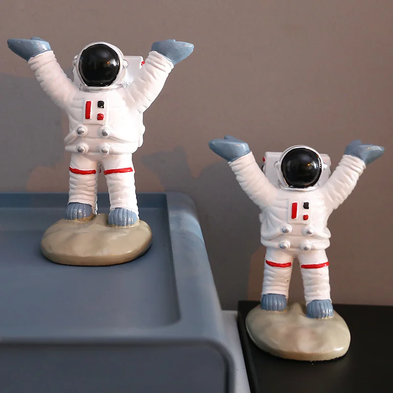 Creative Cute Astronaut Pen Holder Student Gift Desktop Storage Pen Display Rack Pen Holder Desk Organizer Pen Holder Cute