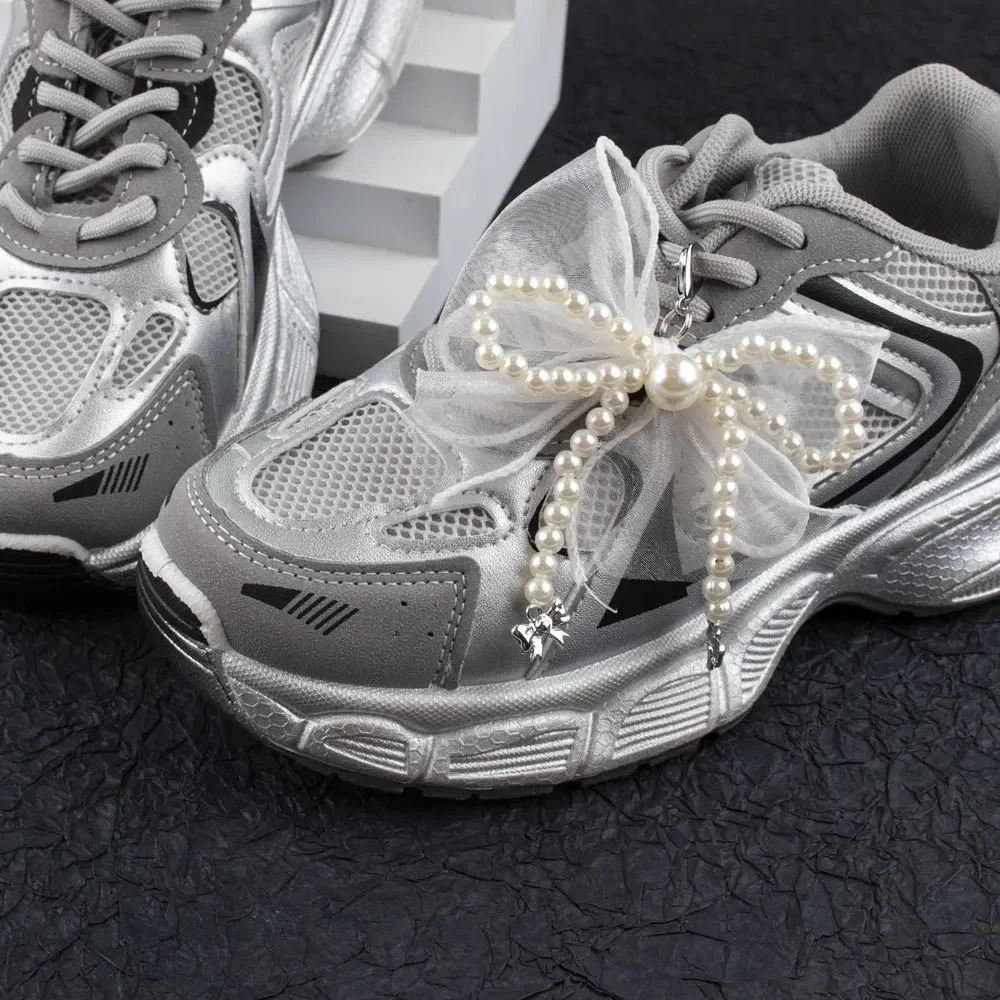 Schuhband-Charms für Sneaker, dekoratives Seidenband, Perlen-Schleife, Schuh-Accessoires, Metallanhänger, Schuhdekorationen, 2 Stück/4 Stück. – Detail 5