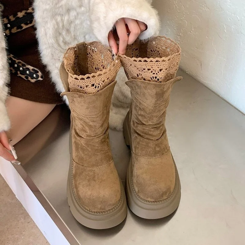 Bottines mi-mollet pour femmes, avec bordure en dentelle, en similicuir plissé, à plateforme, à semelle épaisse, bout rond, bottes d’hiver à la mode pour femmes.