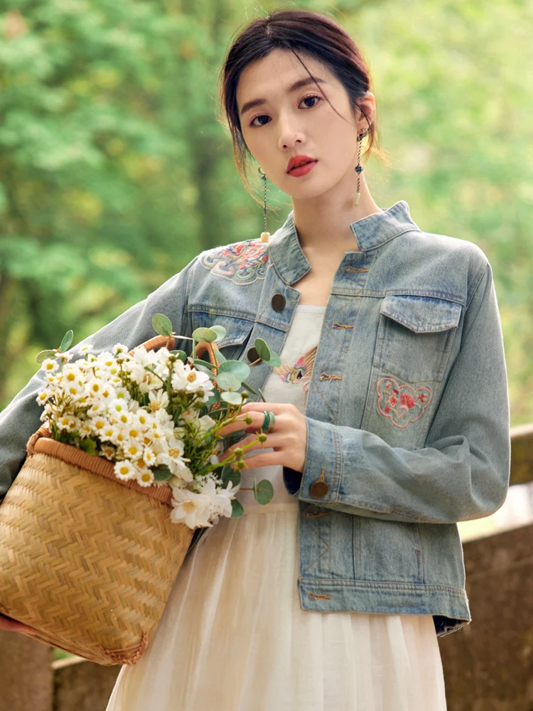 

Джинсовая куртка с вышивкой оригинального дизайна, женская, повседневная, весенняя, винтажная, из хлопка, лиоцелла, полиэстера, спандекса, на пуговицах, короткое пальто