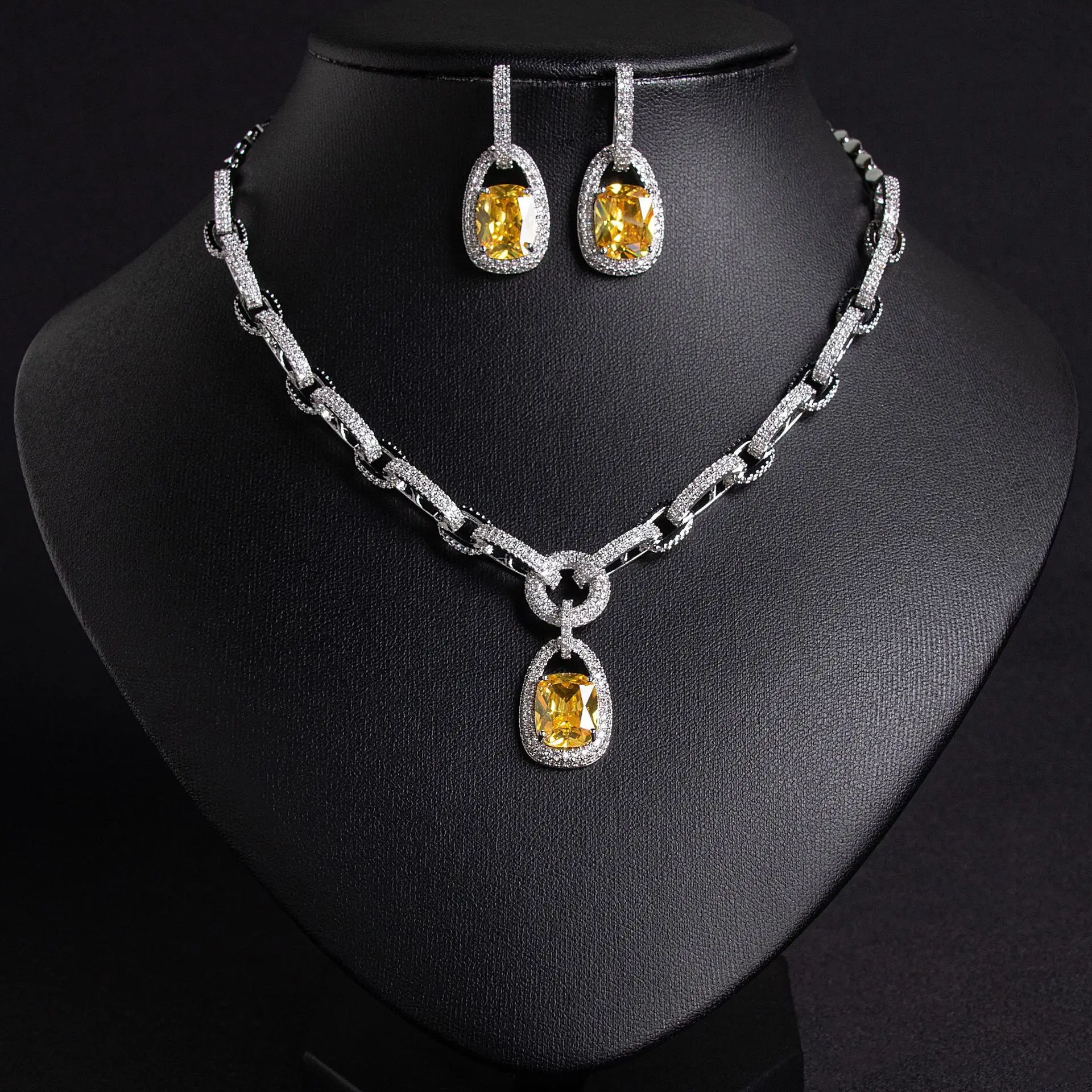 

New Ancient Fan Necklace Earrings Pendant One Clasp Jewellery Party Wedding Cocktail Speech Women's Set Inlay Accessories M-161