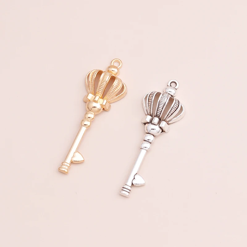 Leslie 5 Stück 56mm Legierung König- und Königinkronen-Anhänger für Schmuckherstellung DIY Schlüsselanhänger Charms Anhänger Halsketten Zubehör – Detail 1