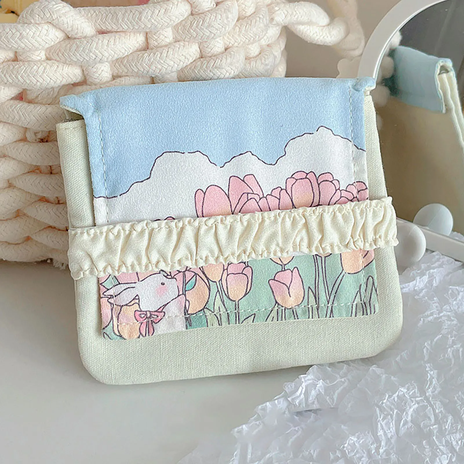 Small Sanitary Pads Organizer Portable Flapover Period Pouch with Sweet Flower Pattern for Tampons Toiletries Cosmetics