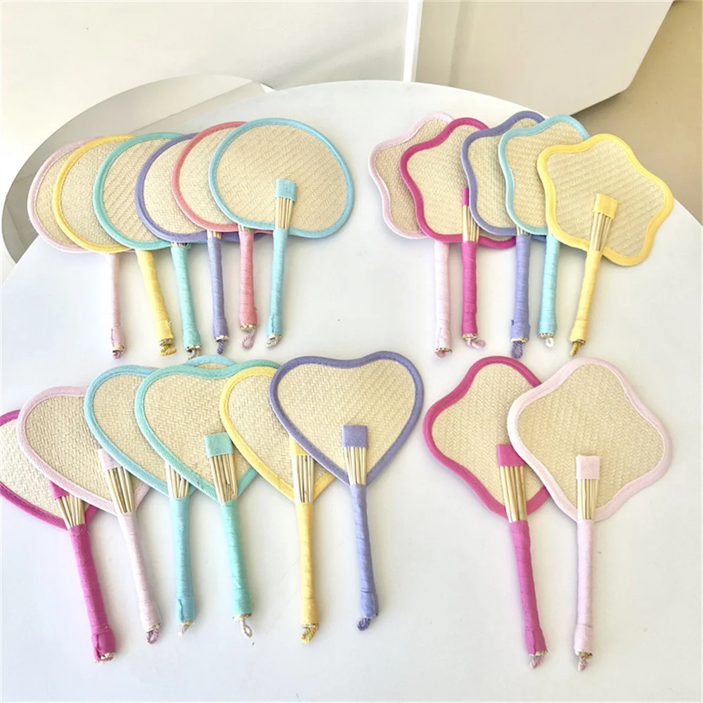 

Summer Cooling Manual Straw Hand Fans Colorful Palm-Leaf Fan Love-Heart Flower Shape Hand-Woven Fan Home Decor Accessories