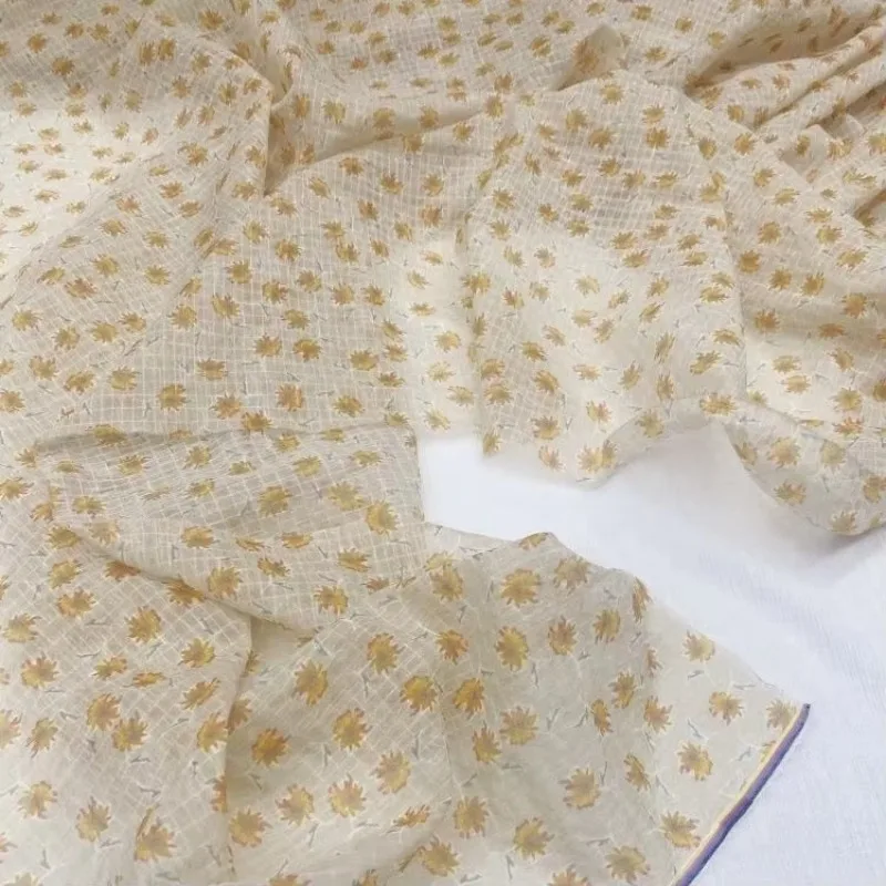 Tessuto chiffon a bolle di albicocca con margherita e motivo a quadri piccoli Materiale morbido semitrasparente per la camicetta del vestito Cucito fai da te