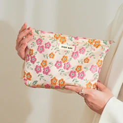 Orange Flower Women's Makeup Bag Large-capacity Lipstick Sanitary Napkin Storage Bag High-quality Clutch Bag Portable Toiletry