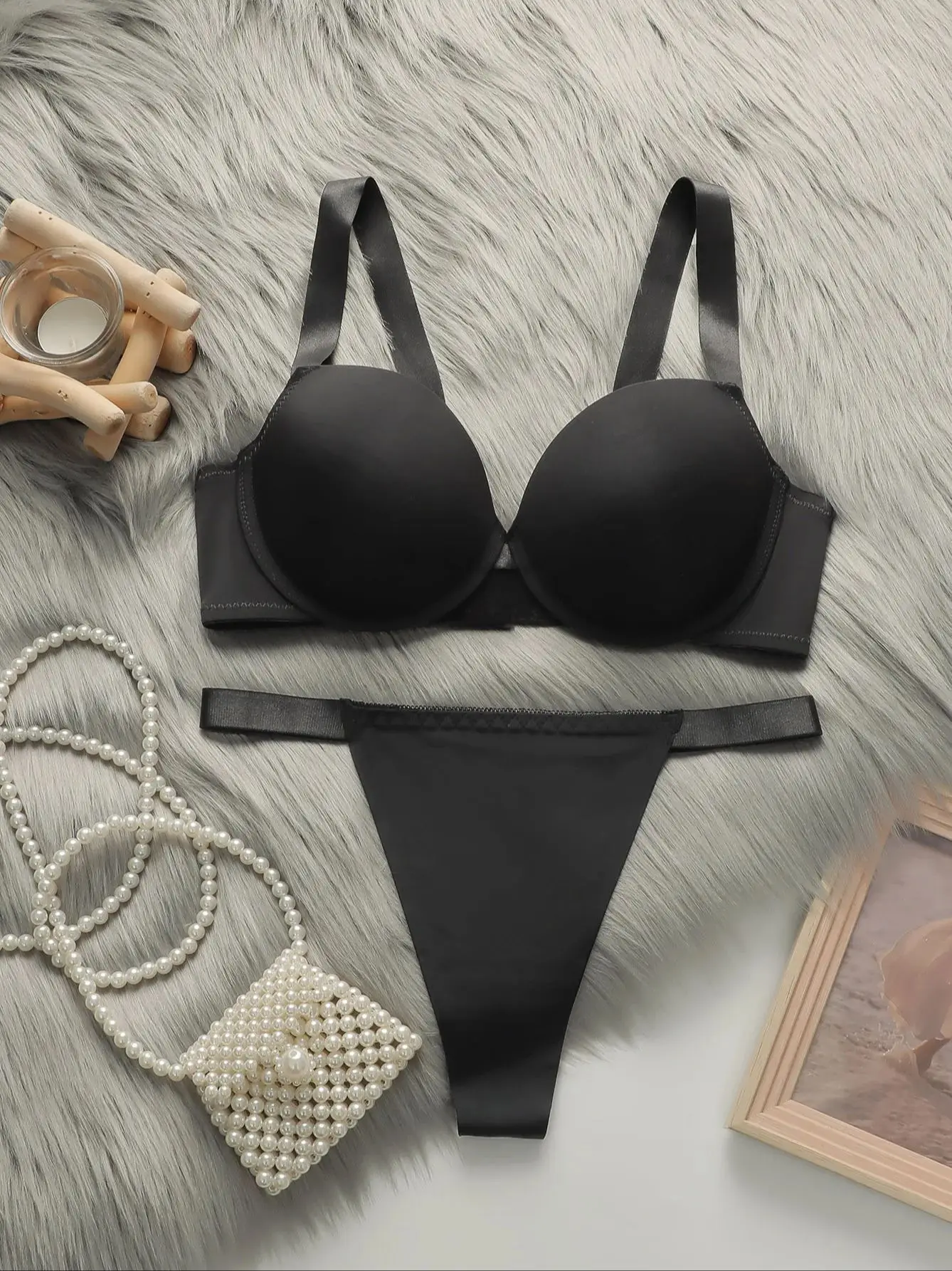 Viomisha Women Sexy Lingerie Set Ladies Soild Color Brassiere Push Up Bra 3/4 Cup Wygodna bielizna intymna Zestaw majtek S-L