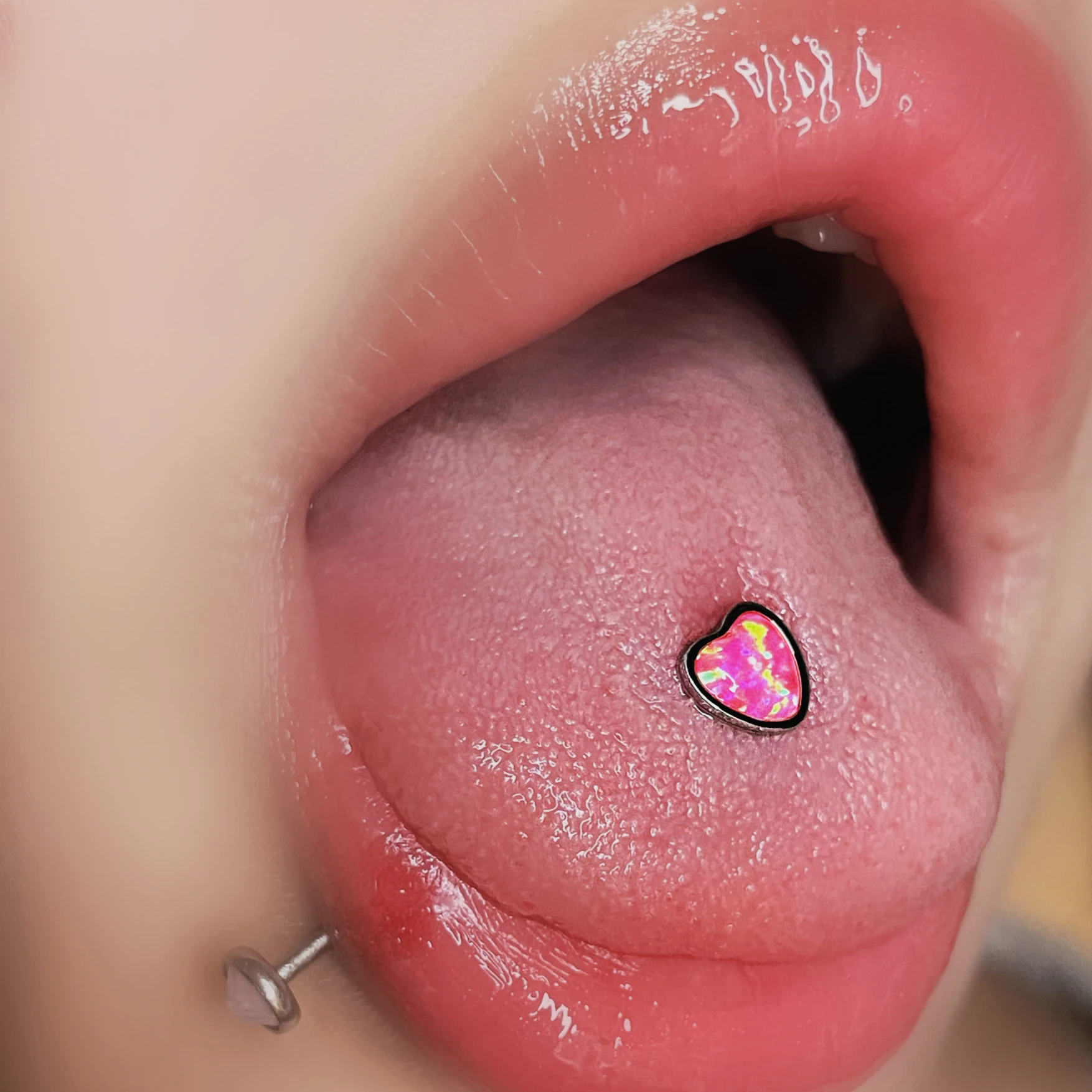 1.6mm stainless steel perforated tongue nail decoration with fashionable and sexy tongue ring