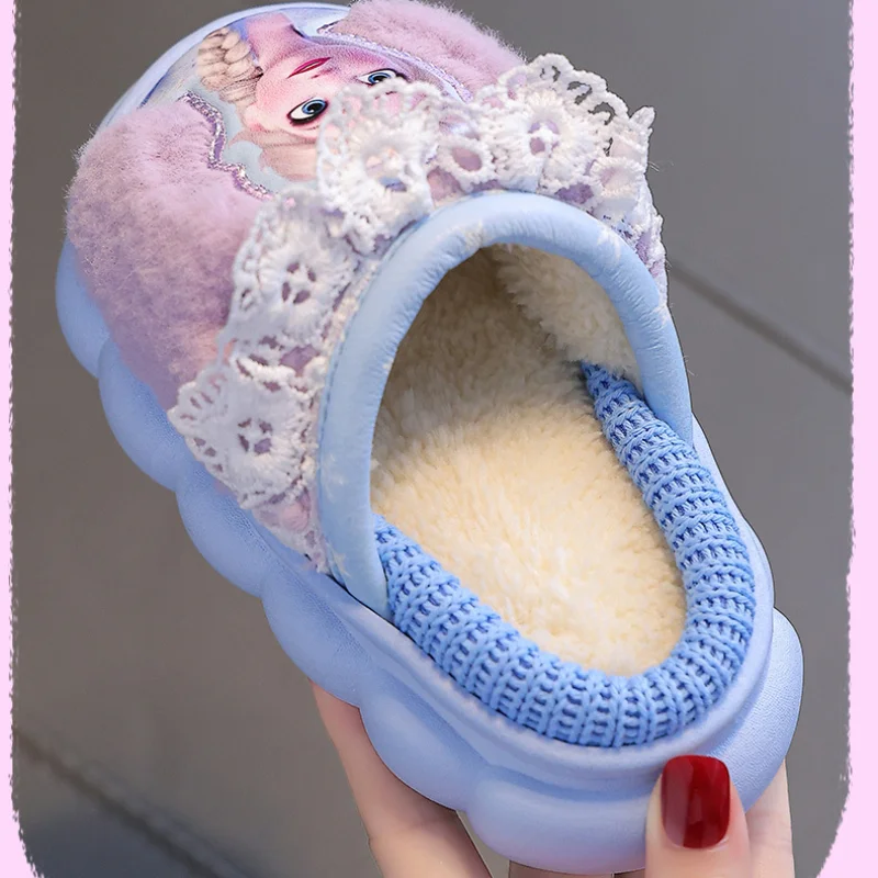 Primavera/inverno più pantofole calde in Cashmere per ragazze moda Elsa Princess Cartoon scarpe Casual Disney nuove scarpe da casa con fondo morbido